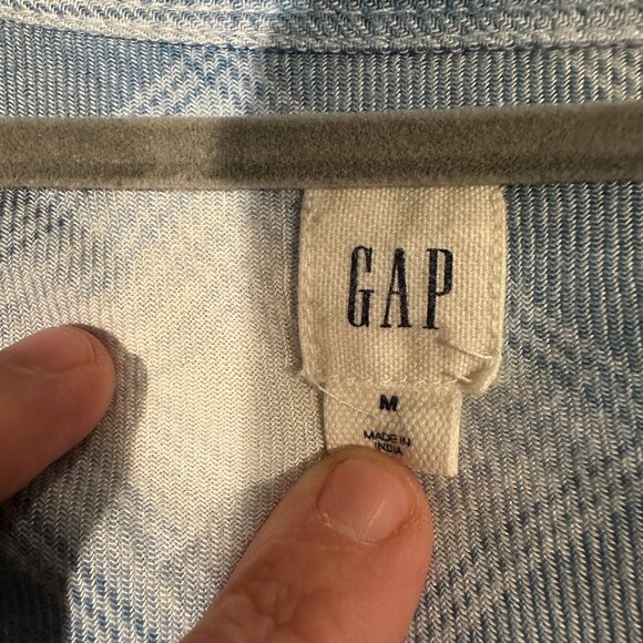 GAP Blue & White Plaid Soft Rayon Button Down Shirt - Size M - Picture 3 of 4